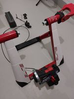 Elite Novo Mag Force Hometrainer Rolle mit Zubehör
