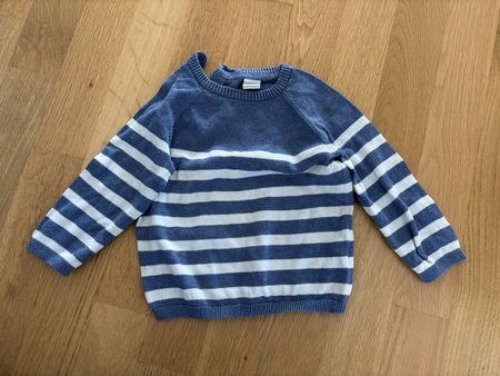 Schöner gestreifter Pullover Gr. 86