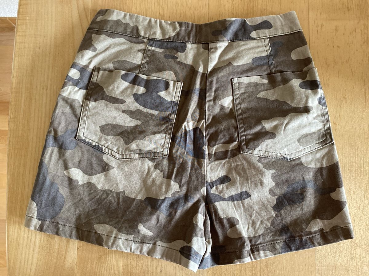 Pantaloni: Kurze Hose / Jupe Gr. 34 – Usato da Illnau venduto da Dodo115 4