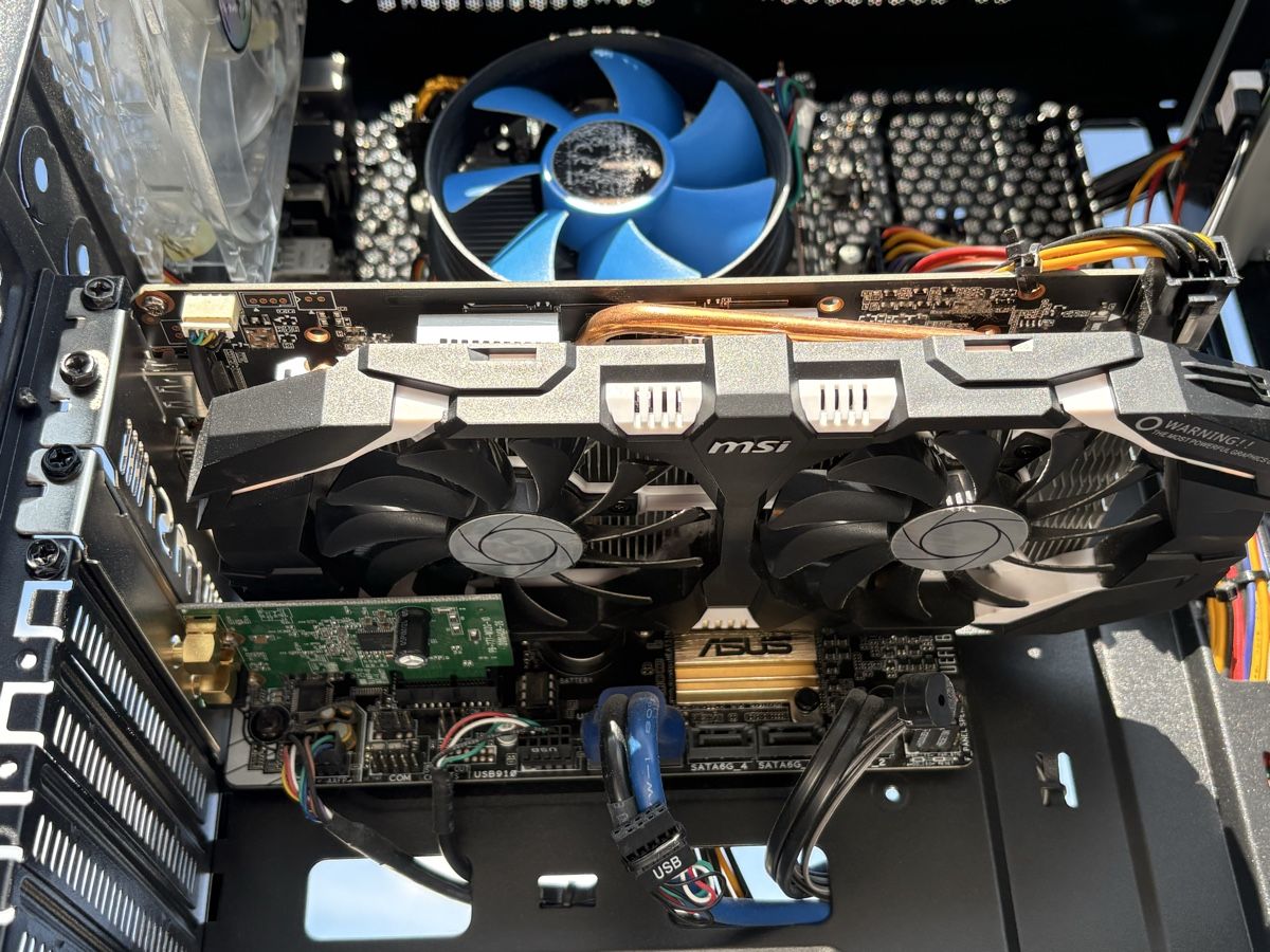 Asus PC: Gaming PC mit 2TB SSD. – Usato da Rickenbach LU venduto da lino_huber 6