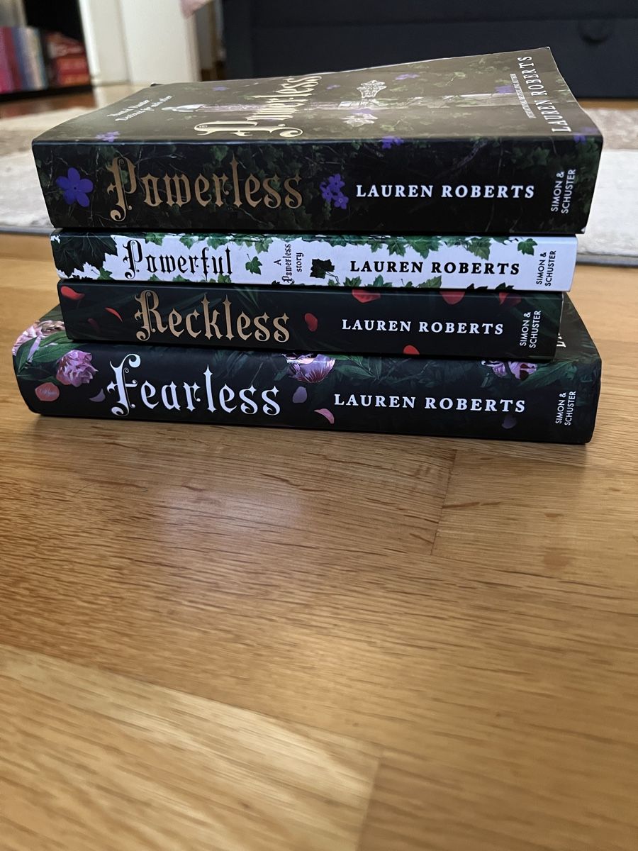 Libri: Powerless-Reihe von Lauren Roberts – Nuovo (secondo la descrizione) da Glattbrugg venduto da readsy