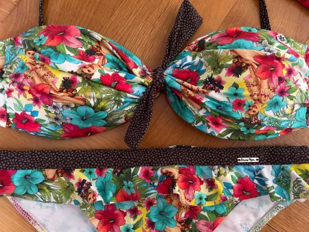 Wunderschöner Bikini, Banana Moon, florales Motiv, GR 40