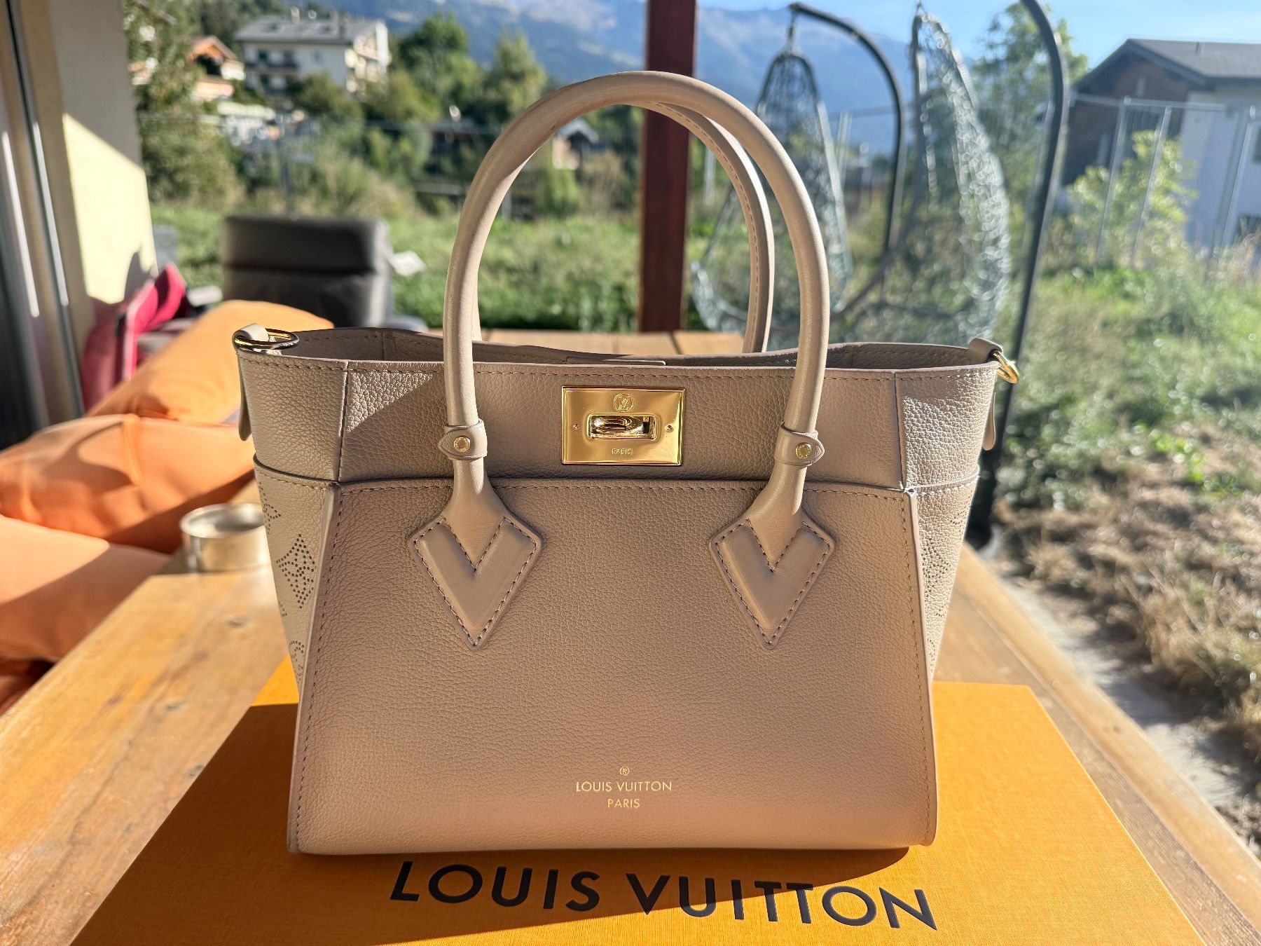 Louis Vuitton Borse da donna: Sac Louis Vuitton On my side PM – Usato da Montana venduto da Momo15 1