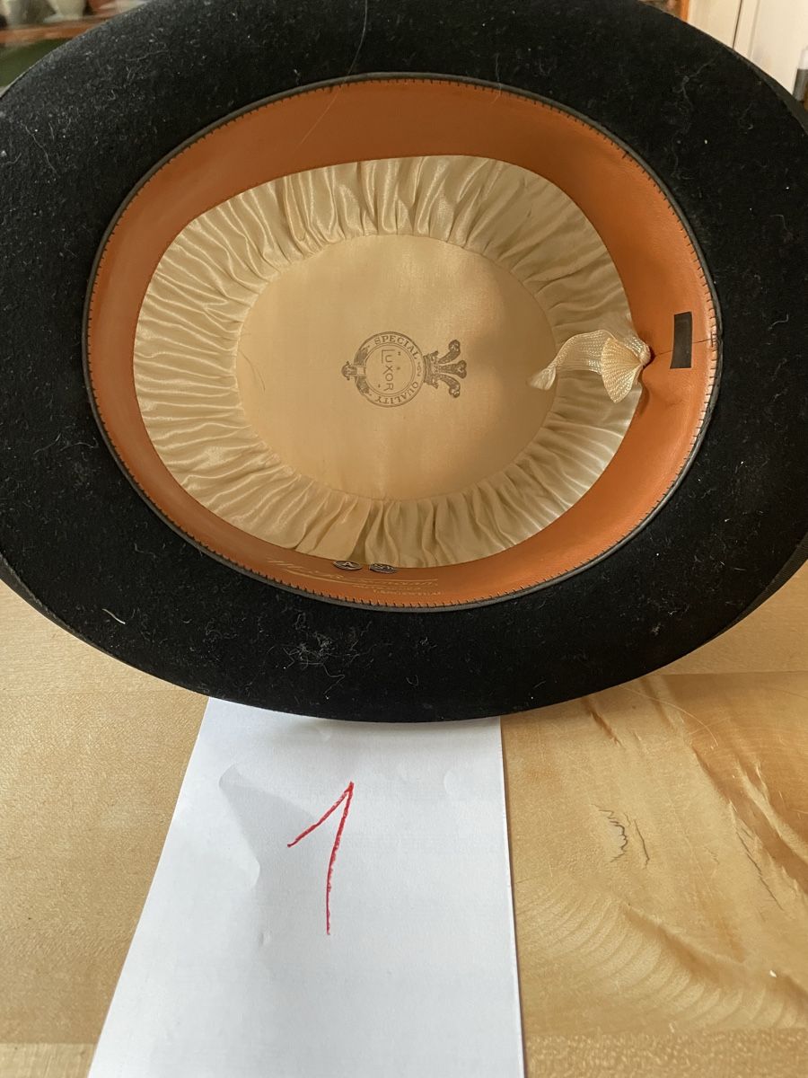 Chapeaux, bonnets & casquettes: 2 antike Herrenhüte – D'occasion à Bern par bassgeigenwernu 1