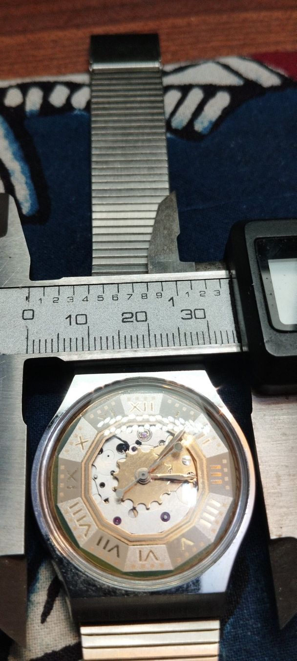 Swatch Orologi: Montre swatch récupéré – Usato da La Chaux-de-Fonds venduto da jac_9llg 8