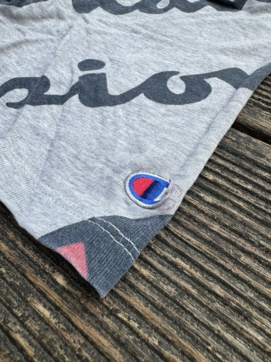 Champion T-shirt: Champion Tee All-Over Logo, Gris, Taille M – Usato da Fétigny venduto da nit_p86f 2