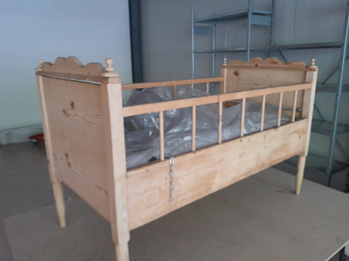 Lits: Handgemachtes Kinderbett – D'occasion à Oberriet SG par hellloooo