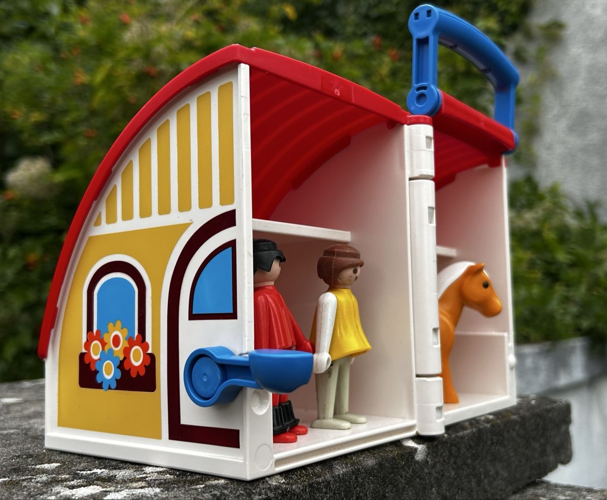 Playmobil Giocattoli: Playmobil-Garage oder Stall mit Pferd und Figur – Usato da Lengnau BE venduto da AgriOttu 4