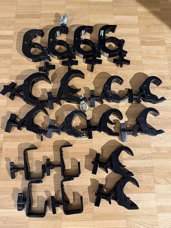 Supporti a parete: 18x Truss-Schellen Set (Trigger Clamps & Haken) – Usato da Bischofszell venduto da Nenga