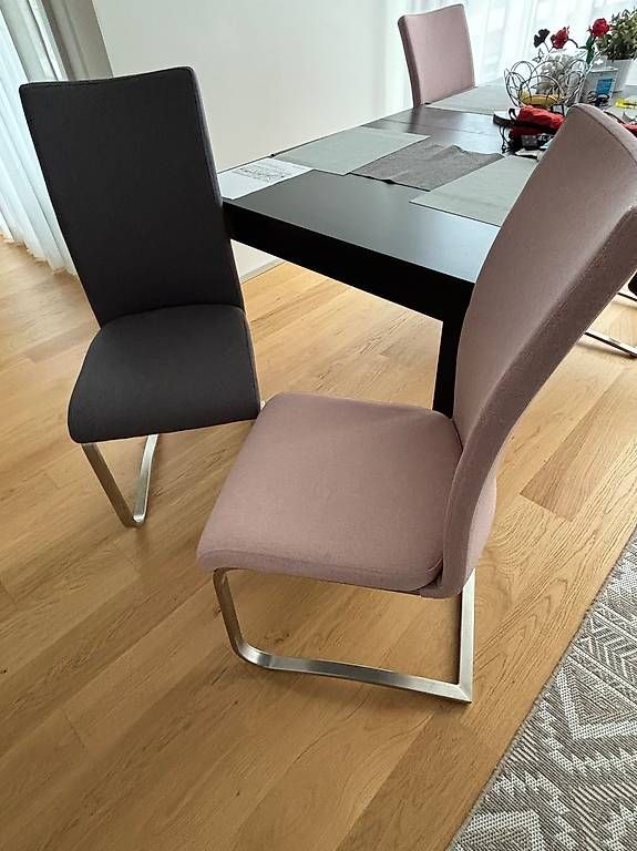 Sedie: 4 Freischwinger Stühle - 2x rosa, 2x anthrazit – Usato da Niederhasli venduto da Sylviaw