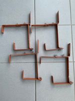 Verstellbare Blumenkastenhalter aus Metall – braun