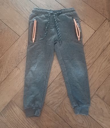 Jogginghose/Trainerhose Grösse 116 von C&A