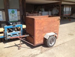 Holzeranhänger Viehanhänger Viebänne Tränkewagen mit Rampe