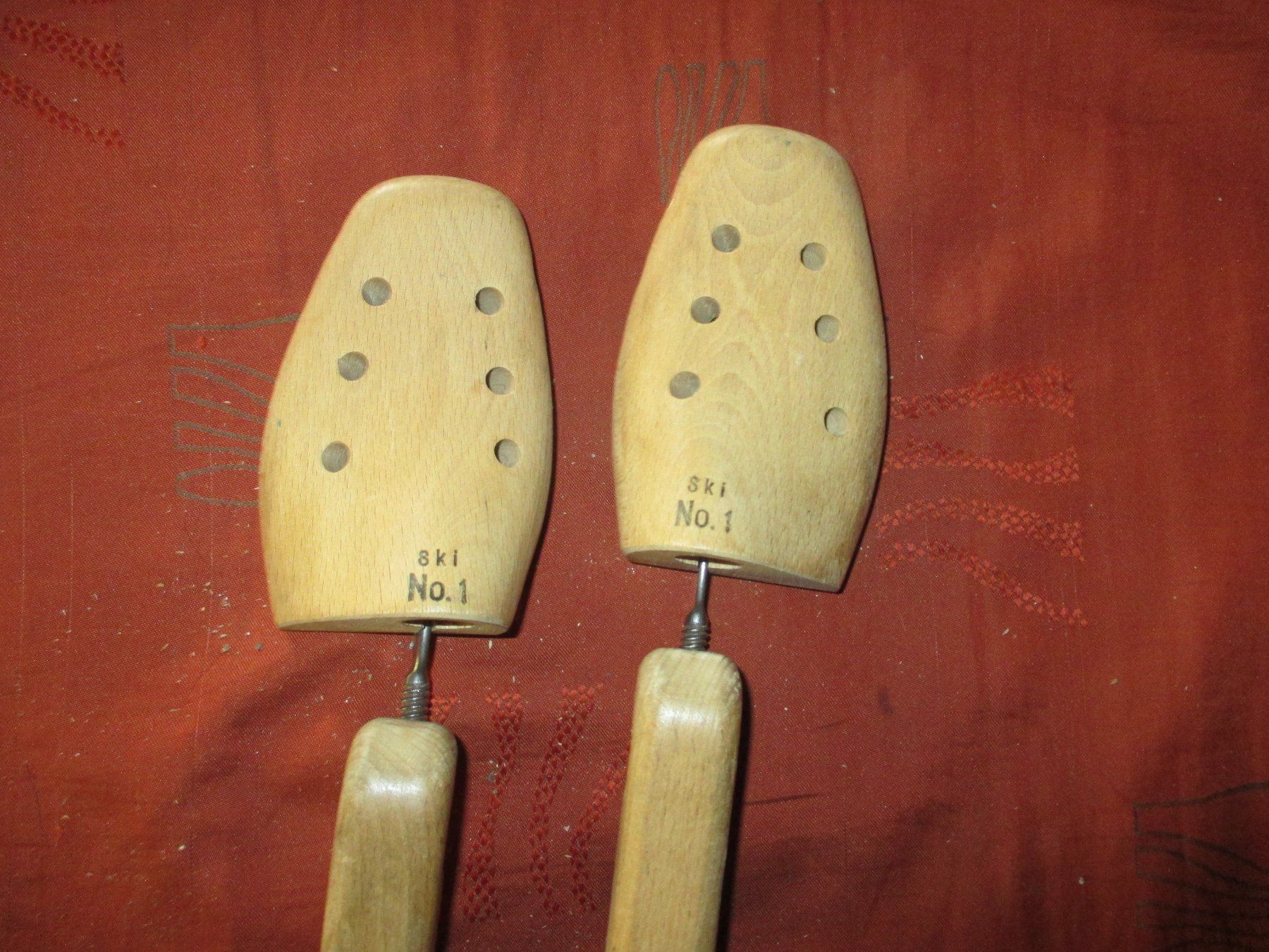 Scarpe da uomo: Holz Schuhspanner – Usato da Flims - Dorf venduto da Stagediver 2