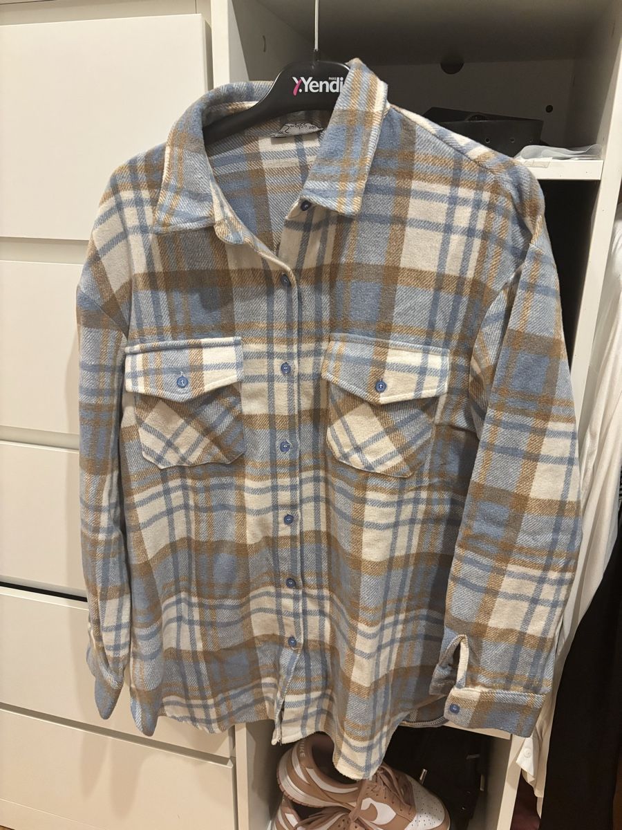 Camicette: Chemise – Usato da Lausanne venduto da Mbama23