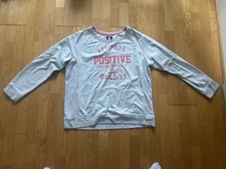 Pull XXL gris clair à manches longues