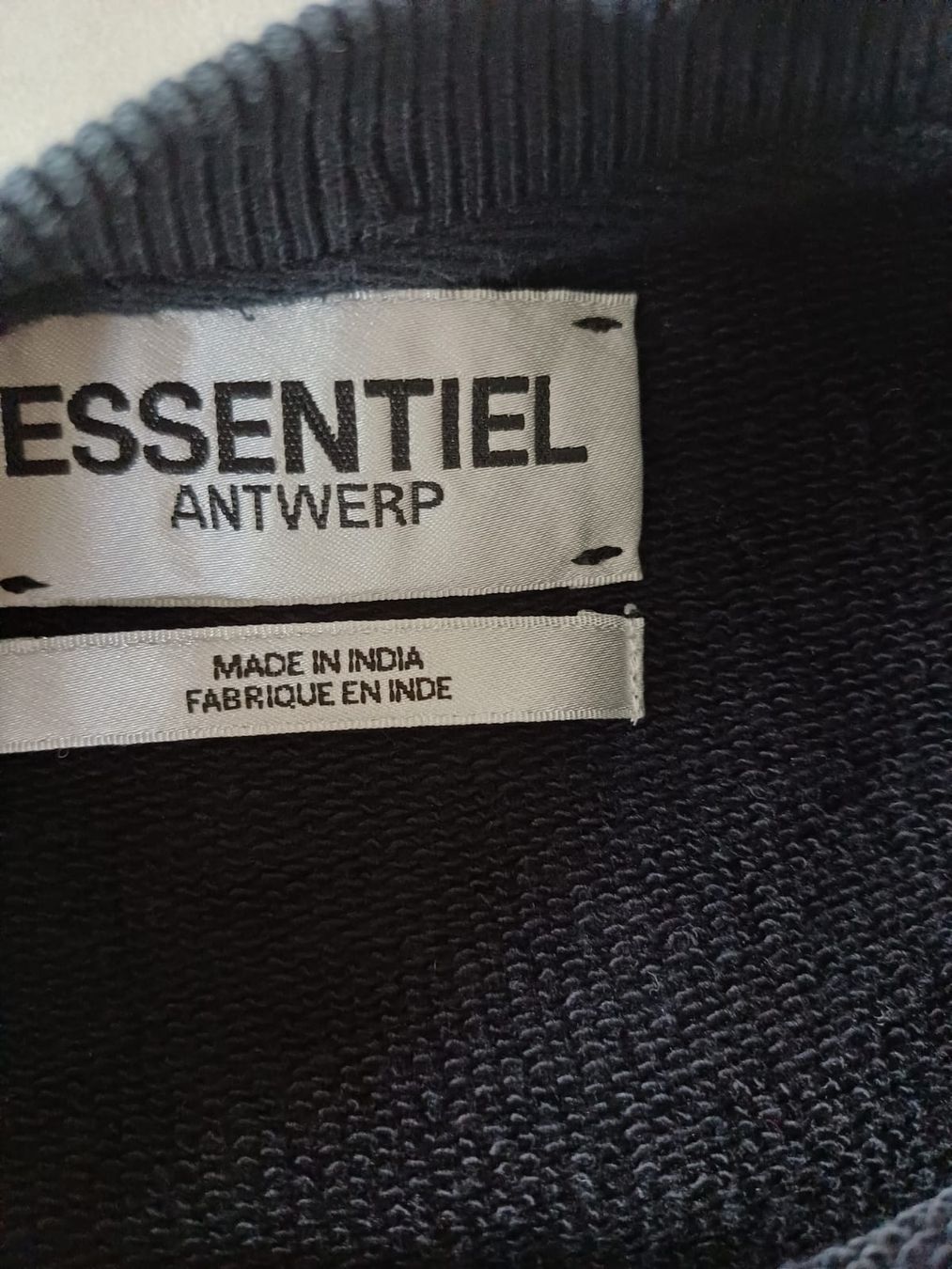 Pulls & Sweat-shirts: Pull fleuri marque Essentiel – Neuf (Voir description) à Collonges par cam_72xf 2