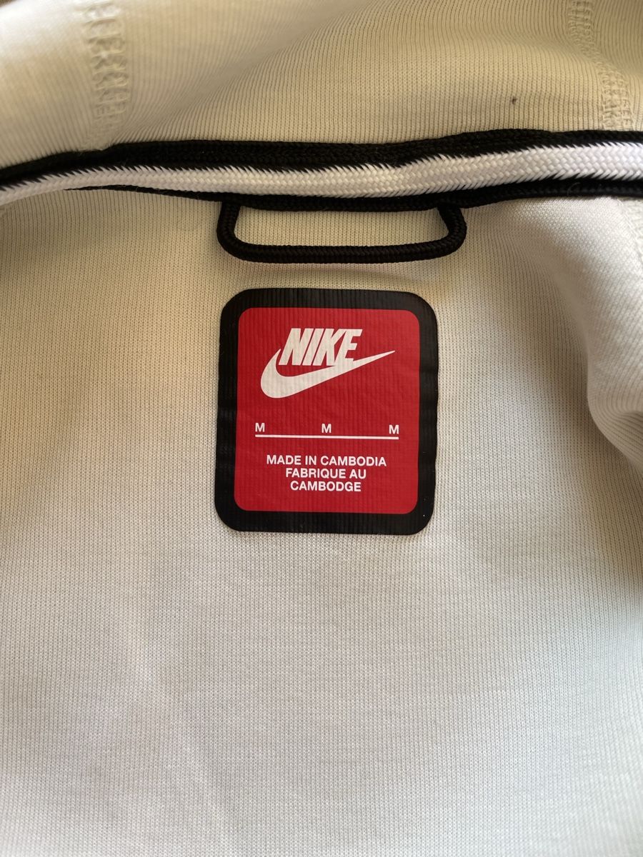 Nike Maglioni & Felpe: Nike Tech weiss – Usato da Biel/Bienne venduto da sof_yx5y 1