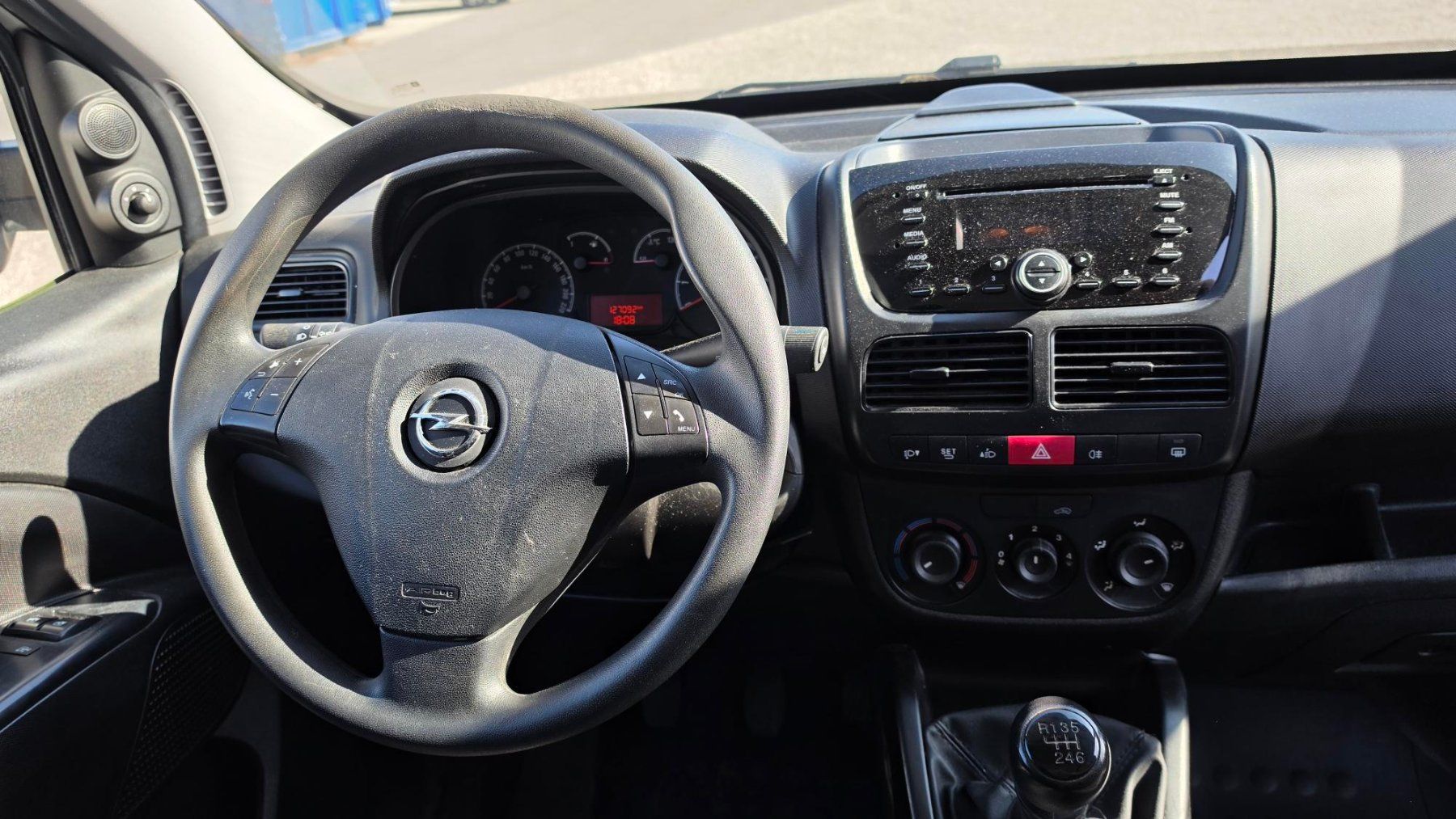 Opel Veicoli commerciali: Opel Combo D1.6 CDTI mit Würth Gestell – Usato da Pratteln venduto da ratchanat 3