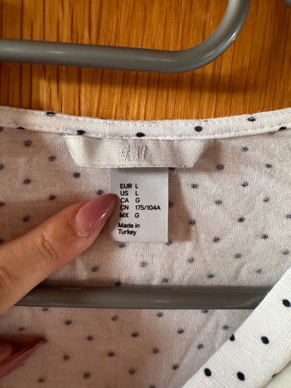 H&M Camicette: Klassische gepunktete Bluse mit Rüsche Gr. L – Nuovo (secondo la descrizione) da Grosswangen venduto da SALE_SALE_SALE 2