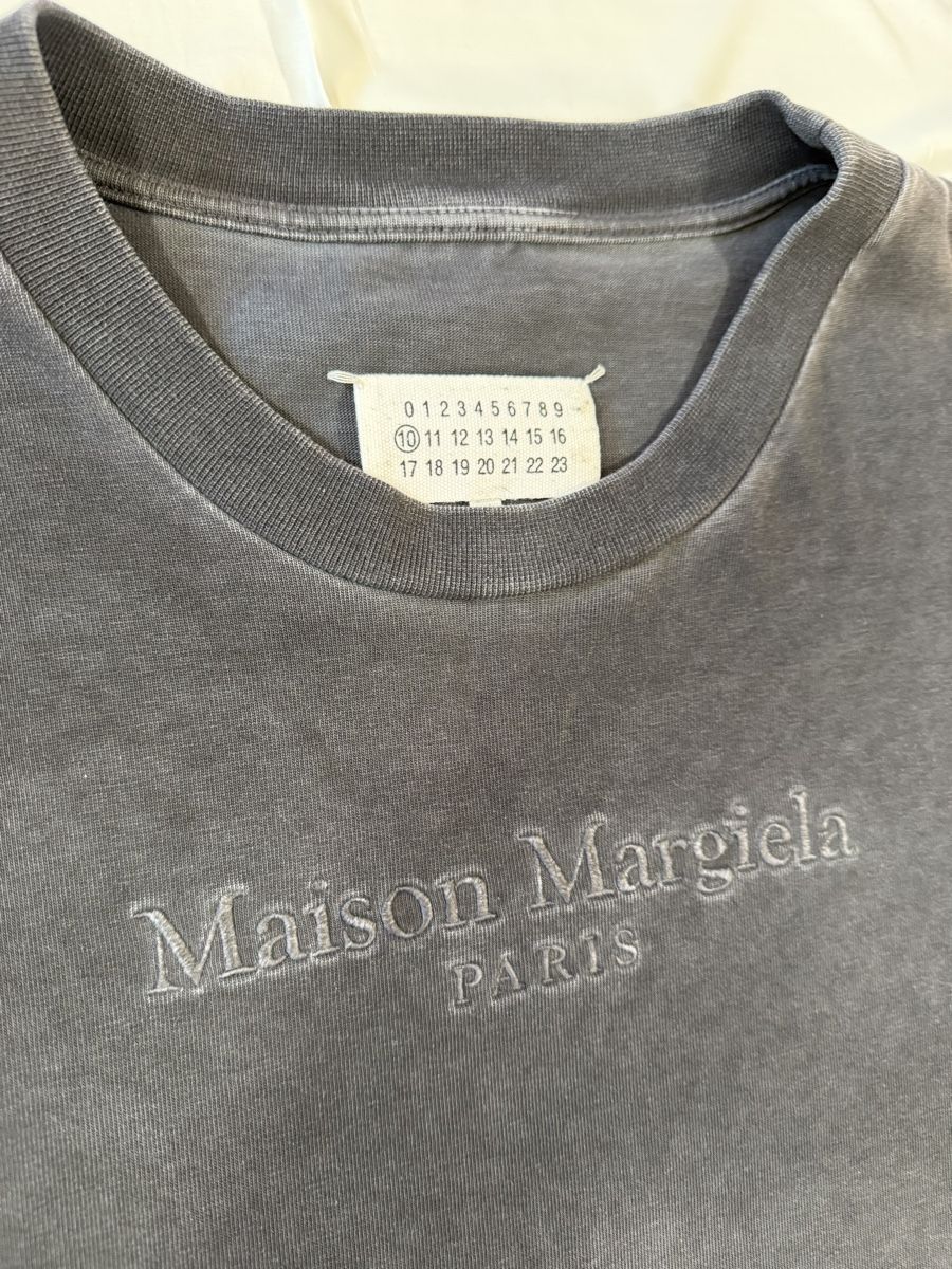 Maison Margiela T-shirts: Maison Margiela  – D'occasion à Pfäffikon ZH par Nataliia. 1