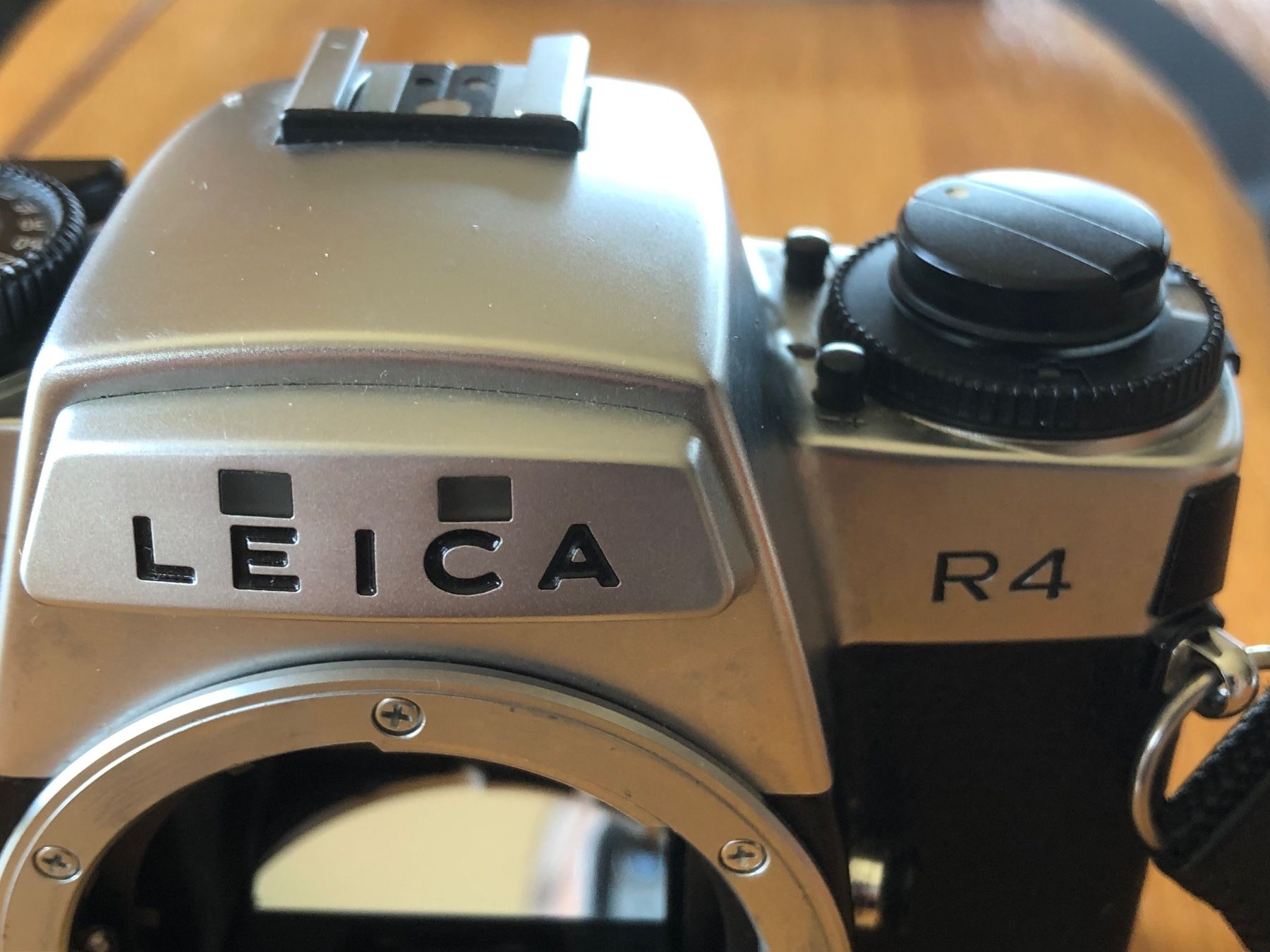 Leica Fotocamera: Leica R4 Kamera analog – Usato da Thierachern venduto da Dotilaso 1