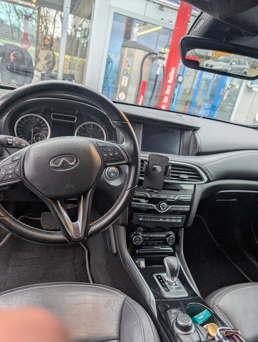 Carrozzine: INFINITI QX30 AWD 2.2D – Nuovo (secondo la descrizione) da Mellingen venduto da Sepoo 9