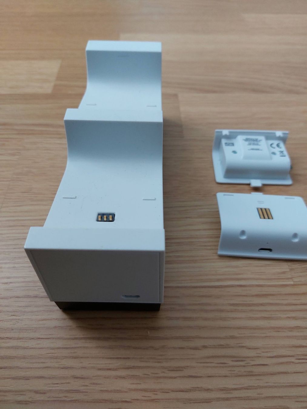 Adapter & Kabel: Dual Charger XTM snakebyte für Xbox One Controller – Gebraucht aus Biel/Bienne von big_hxr7 3