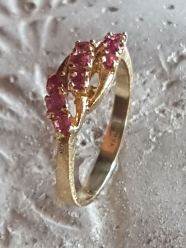 Bagues: Schöner Goldring mit 9 Rubinen – Neuf (Voir description) à Unterägeri par Altgoldschmuck 7