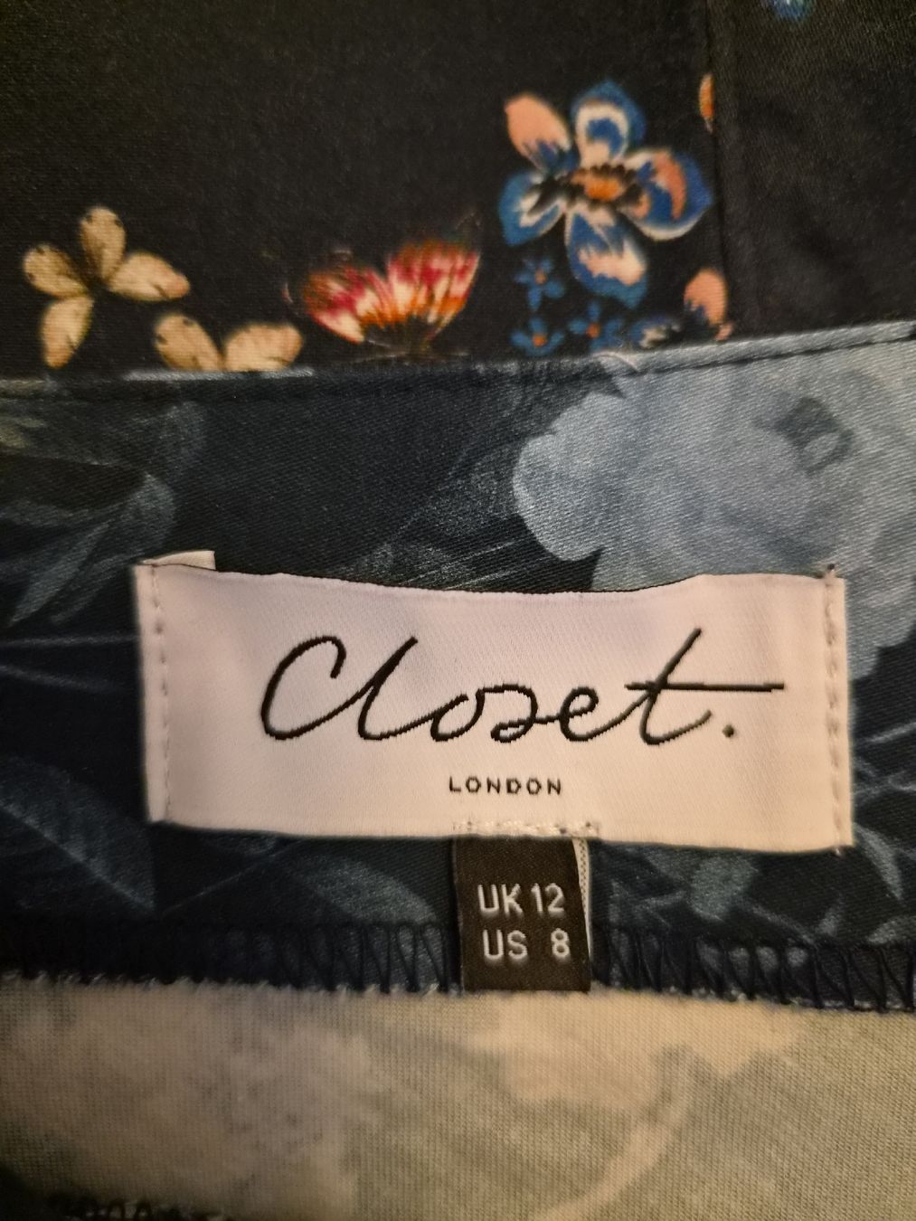 Closet London Vestiti: Kleid Blumenmuster dunkelblau Grösse 38 – Usato da Pratteln venduto da ker_q2q5 2