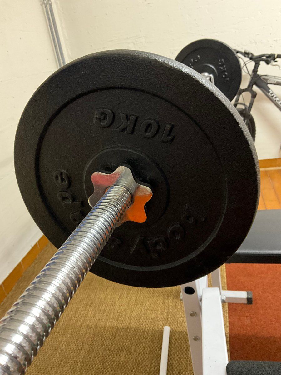 Hometrainer: Barbell weight set – Gebraucht aus Minusio von MinusioMc 2
