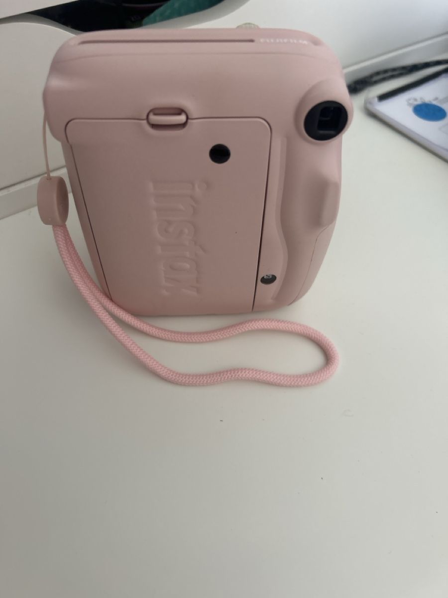Fujifilm Kamera: Fujifilm Instax Mini 11 pink camera good condition – Gebraucht aus Dübendorf von leeaur 1