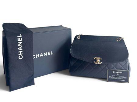 CHANEL Calfskin Curve Flap Bag Tasche