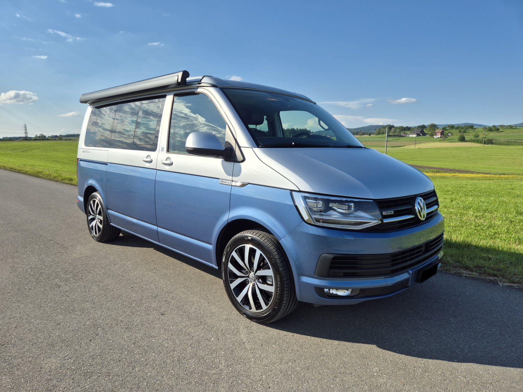VW Véhicules de camping: VW T6 California Beach – D'occasion à Steinhausen par CyrillS0102