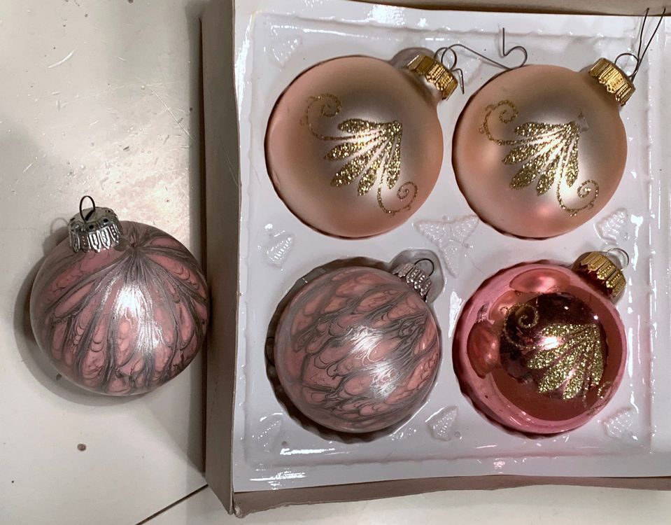 5 schöne rosa Weihnachtskugeln aus Glas Kaufen auf Ricardo