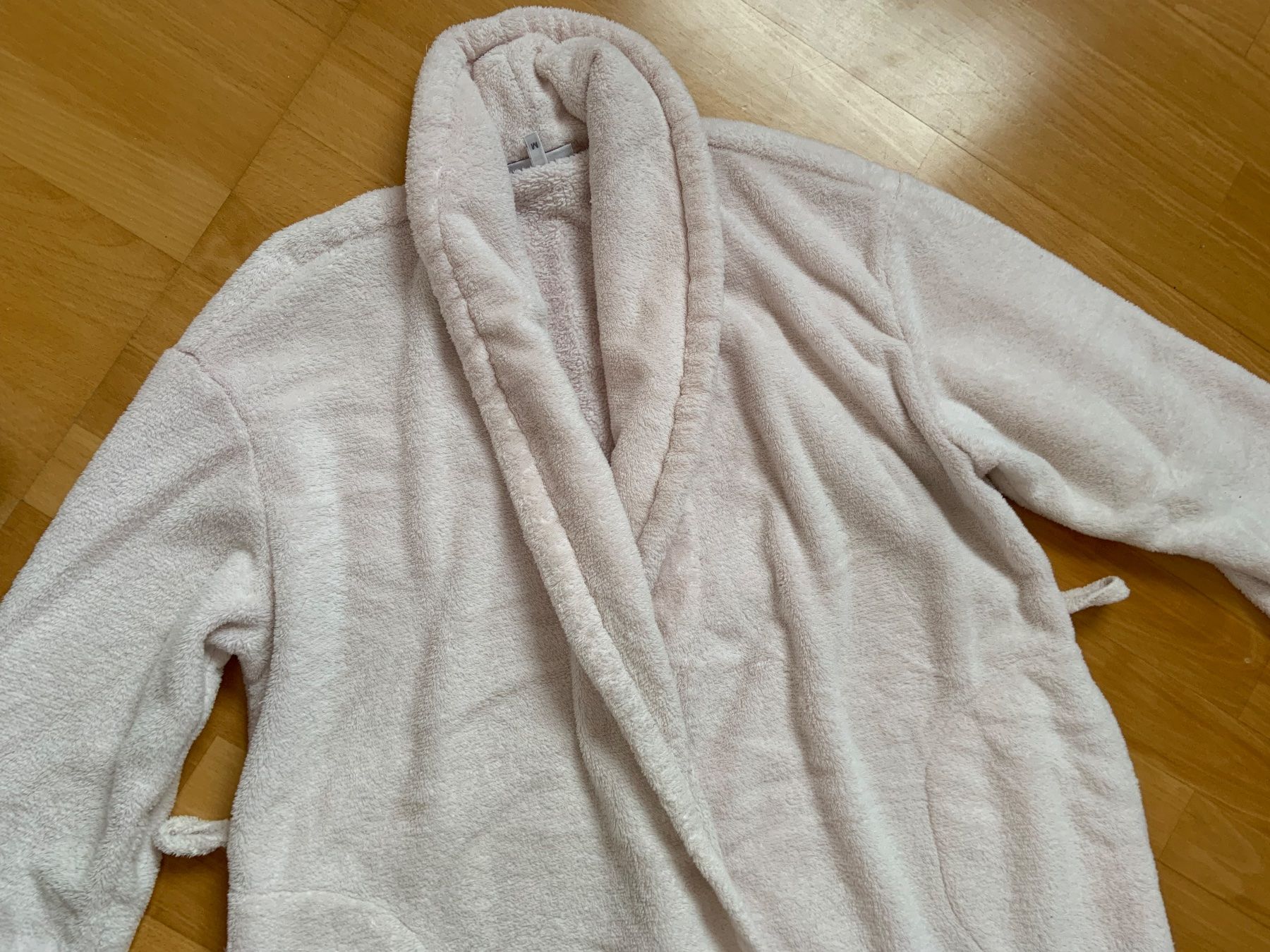 Beldona Accappatoi: Robe de chambre chaude – Usato da Ecublens VD venduto da timily 2