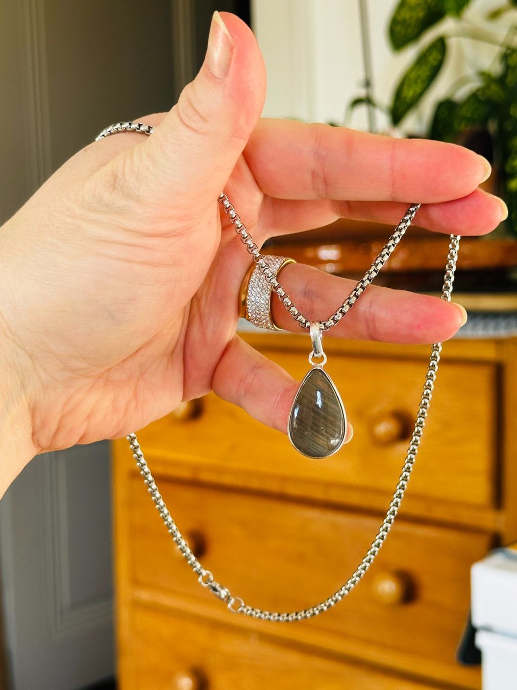 Catenine: Labradorite necklace – Nuovo e nell'imballaggio originale da Genève venduto da AGBERG 2