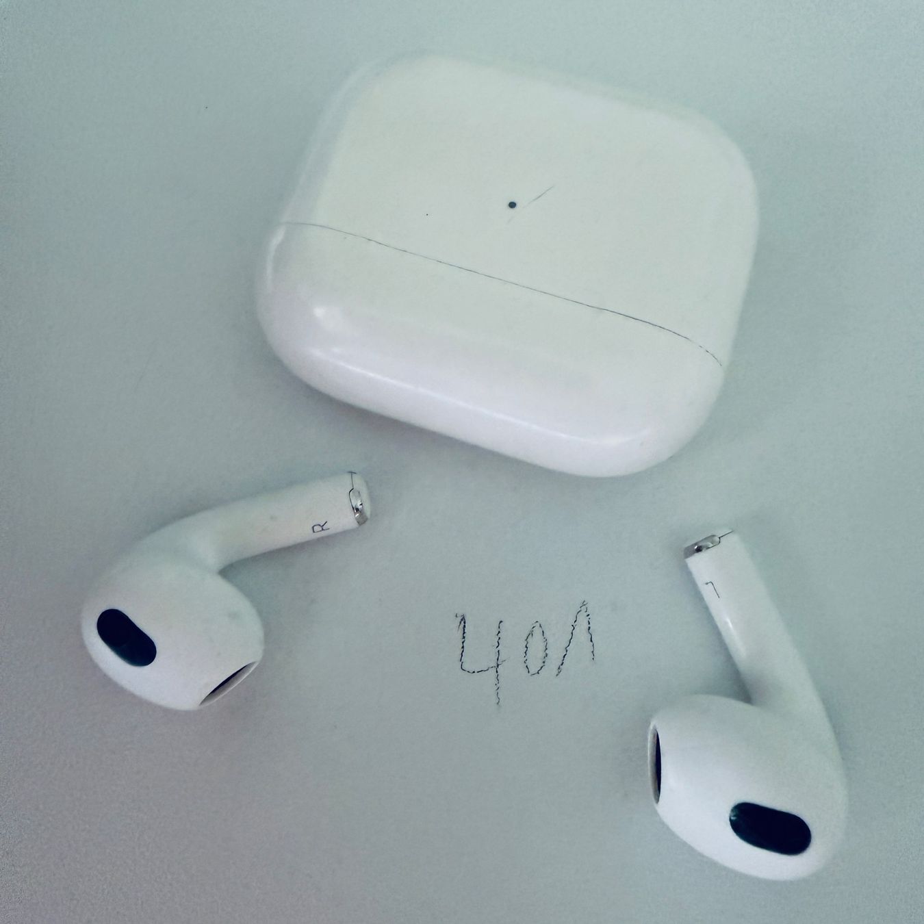 Apple Kopfhörer: Original Apple AirPods 3 Gen. Kopfhörer mit MagSafe Case – Gebraucht aus Basel von MY.AIRPODS.SHOP 3