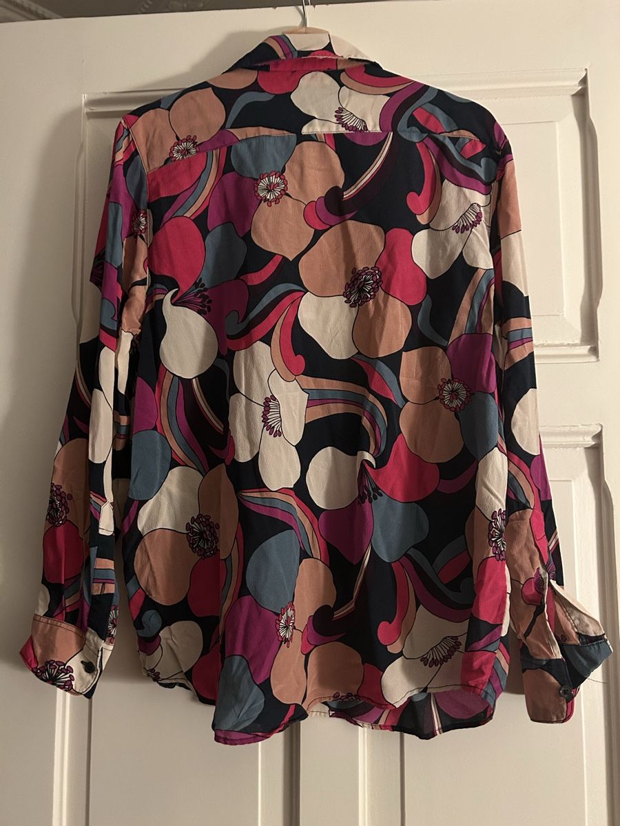 Chemisiers: Monoprix, Seidenbluse, Blumenmuster, Gr. 46 – D'occasion à Luzern par bettygreen 1