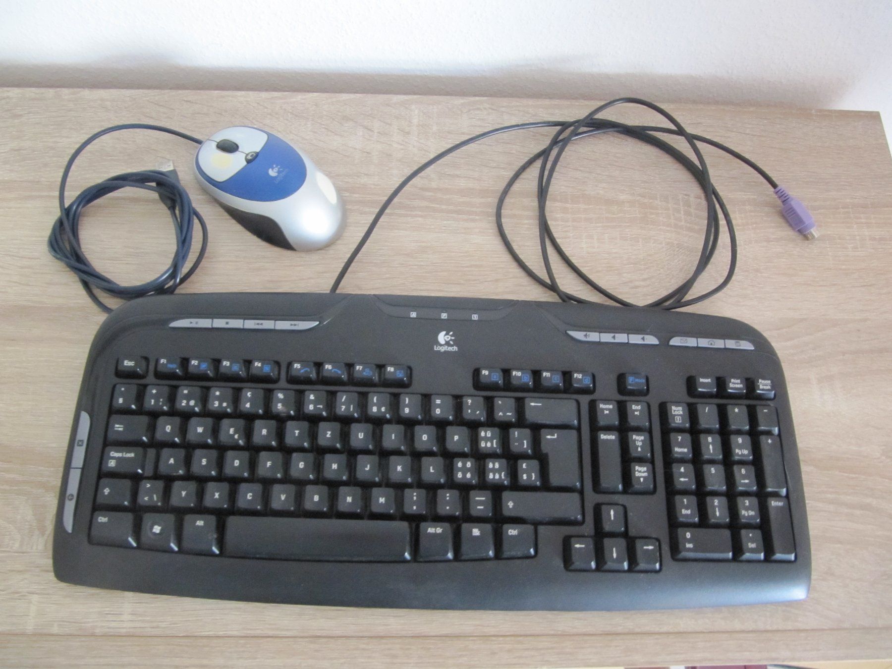 Logitech Tastiere: LOGITECH Tastatur und LOGITECH Maus – Usato da Basel venduto da Kuba2