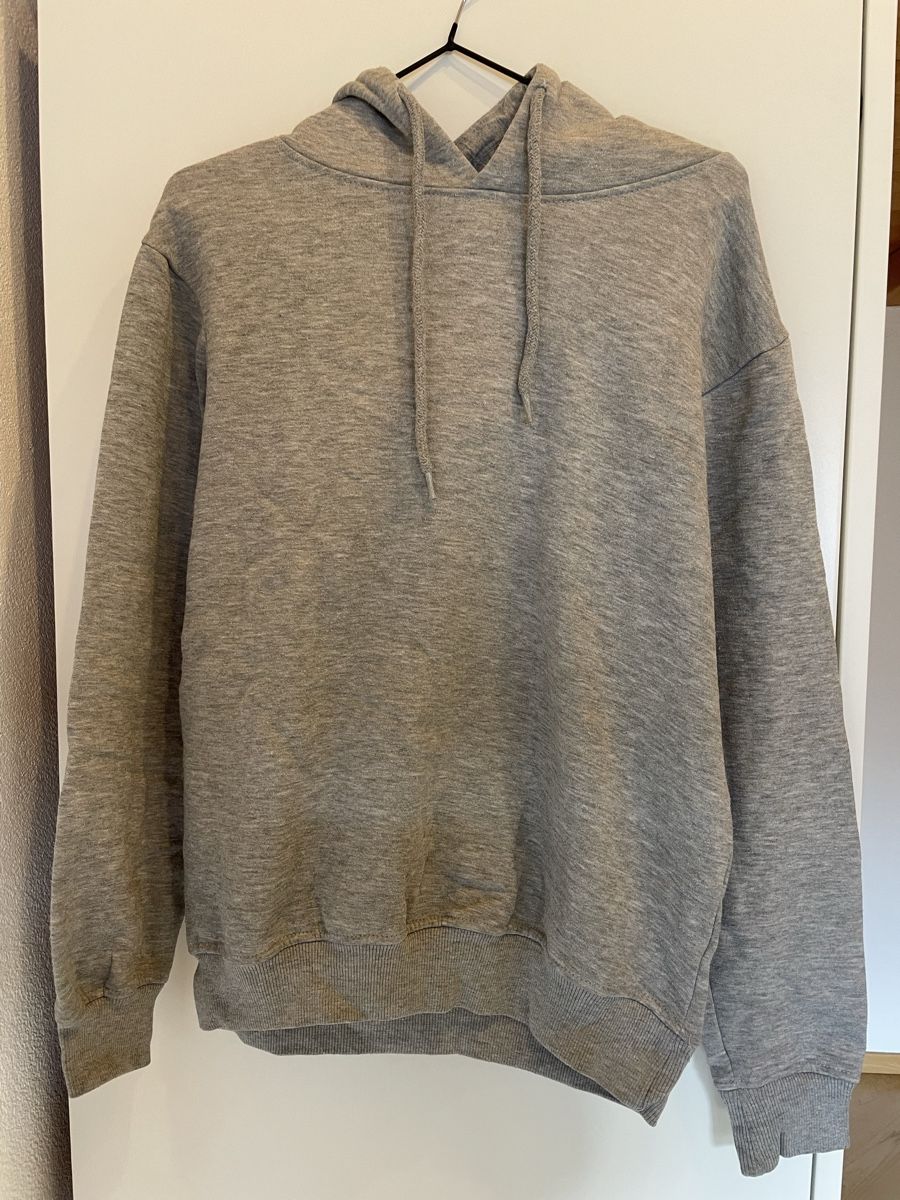 Pullover & Sweatshirts: Grauer Hoodie, XS-S – Gebraucht aus Malix von fred_59