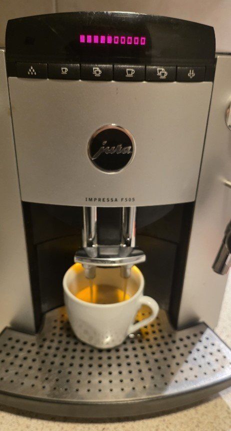 Jura Macchine per caffè & Macchine per espresso: Jura F505 – Usato da Zürich venduto da mimi_zh 1