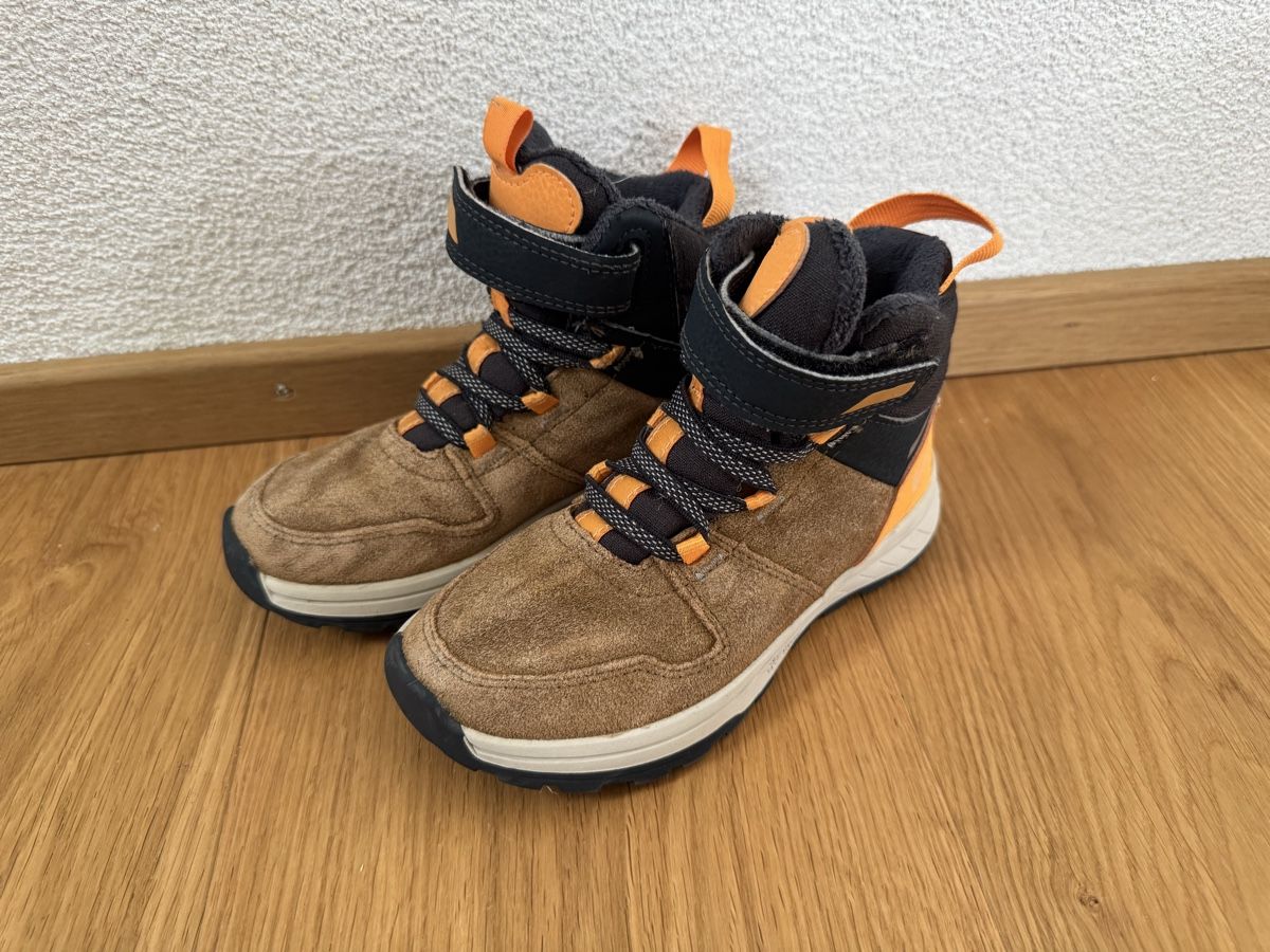 Scarpe per ragazzi: Winterschuhe Grösse 28 – Usato da Oltingen venduto da Funnyface