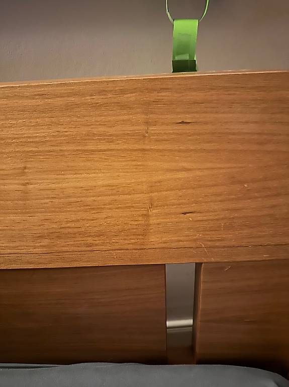 Betten: Doppelbett Nussbaum 200x200 – Gebraucht aus Kilchberg ZH von bin_sq5j 4