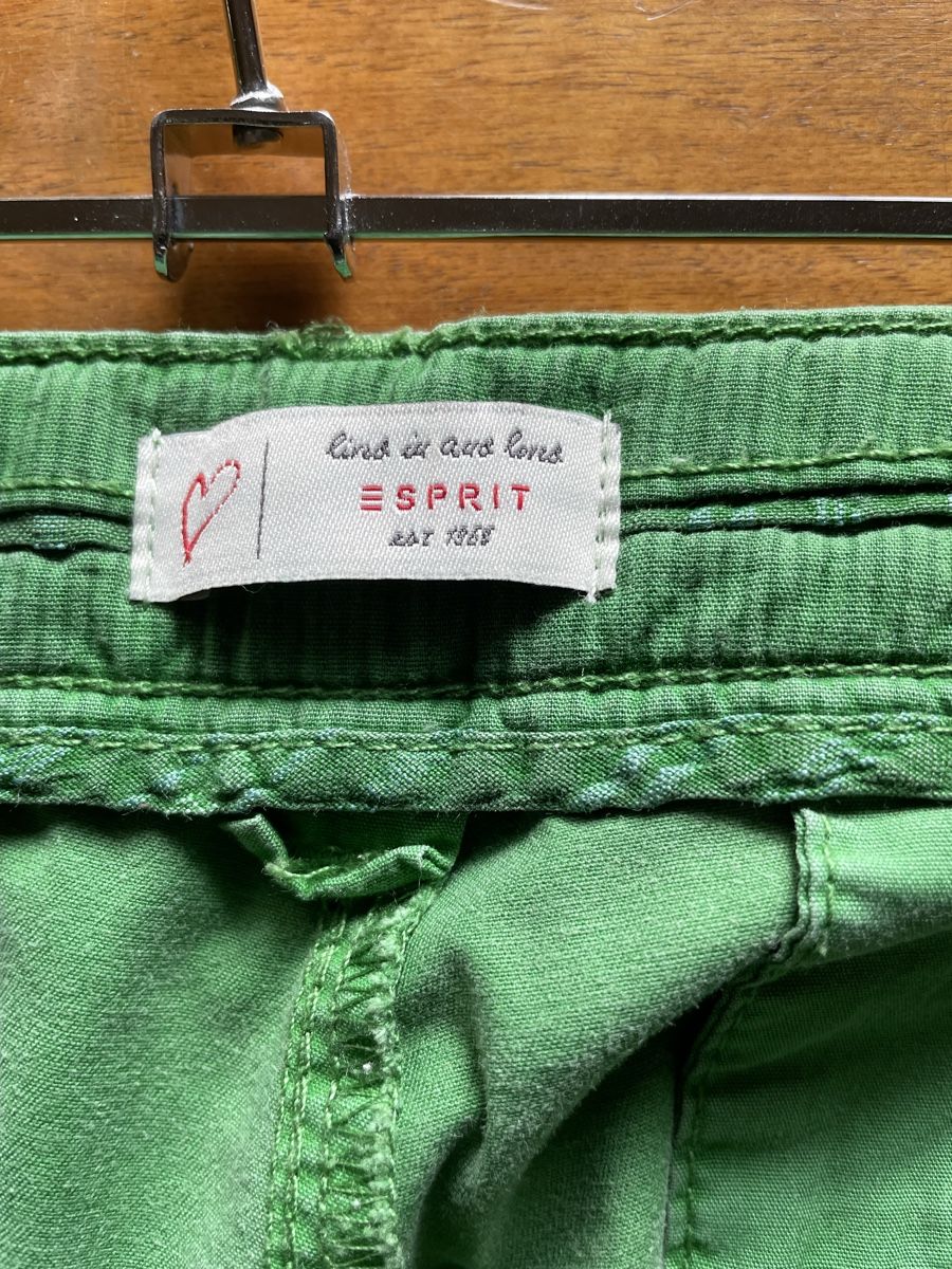 Esprit Pantaloni: Esprit Sommerhose 36 grün – Usato da Bertschikon Gossau venduto da kel_wf2y 5