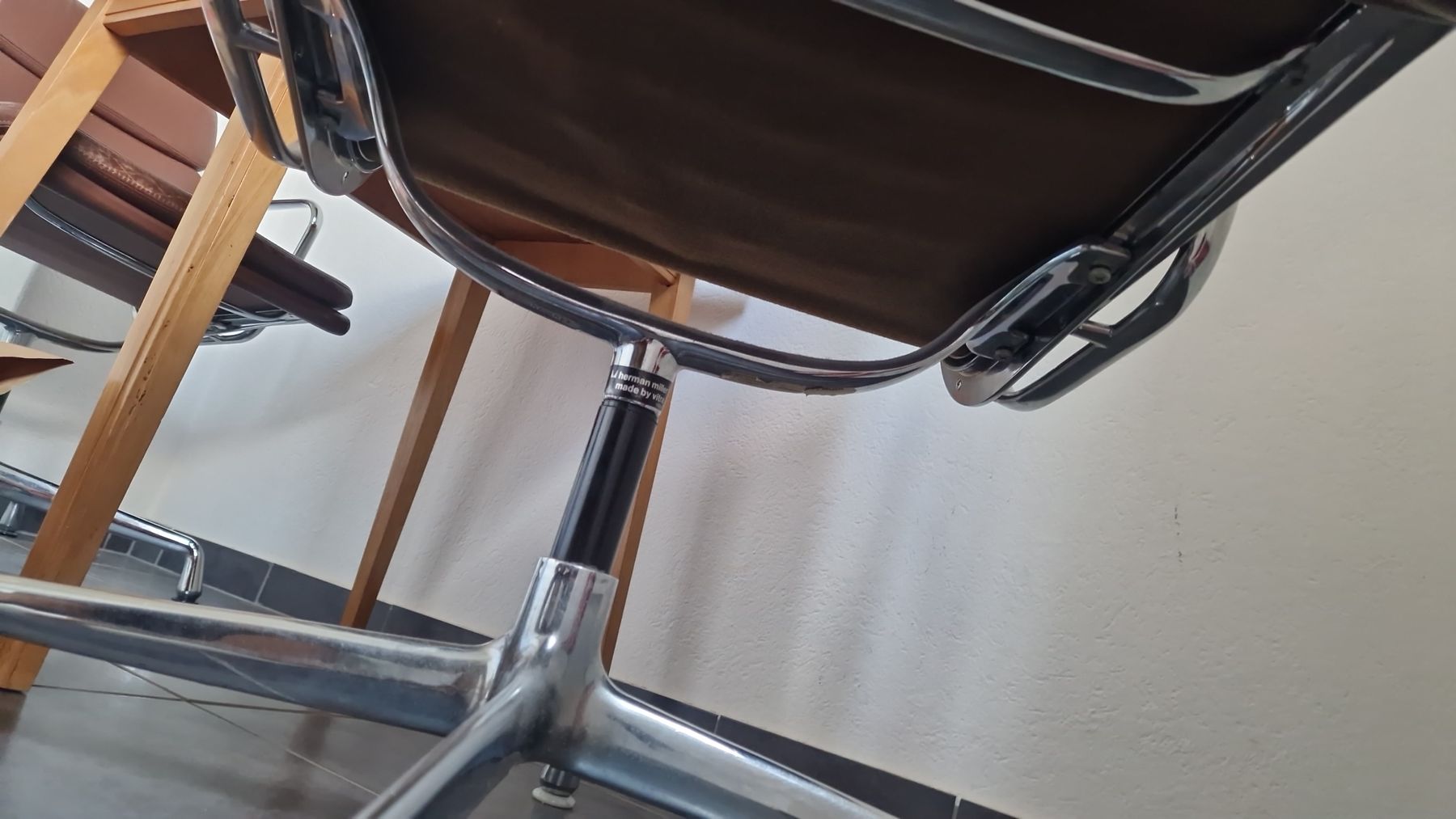 Vitra Stühle: Eames Vitra Bürostuhl – Gebraucht aus Zürich von yoooh 1