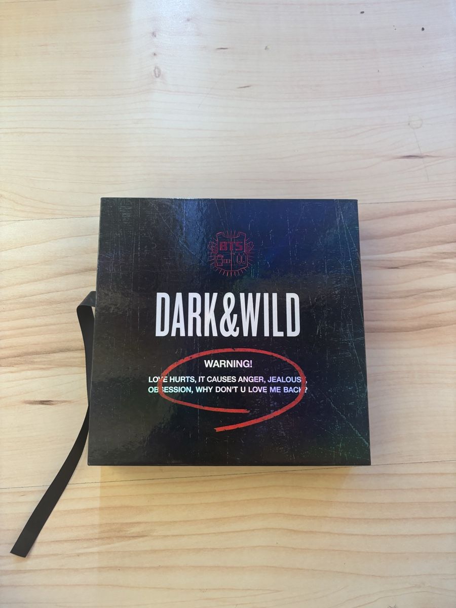 CD: Album BTS DARK & WILD  – Usato da Basse-Nendaz venduto da Glassey-celia19