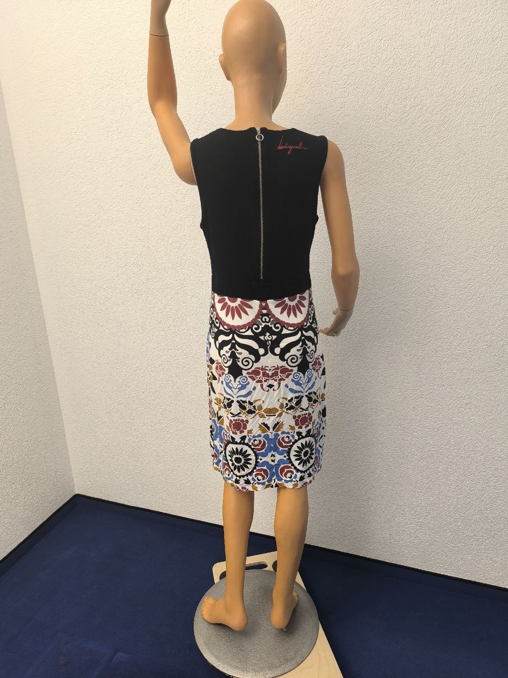 Desigual Vestiti: Etuikleid von Desigual – Usato da Gettnau venduto da Immortal_ 1