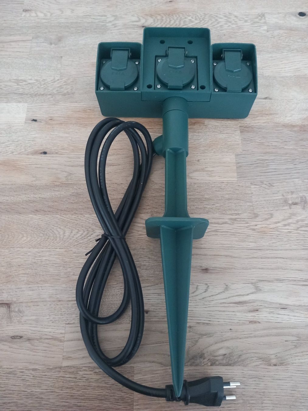 Spine: Gartensteckspiess mit 3 Steckdosen – Nuovo e nell'imballaggio originale da Thun venduto da Beas-Allerlei 1