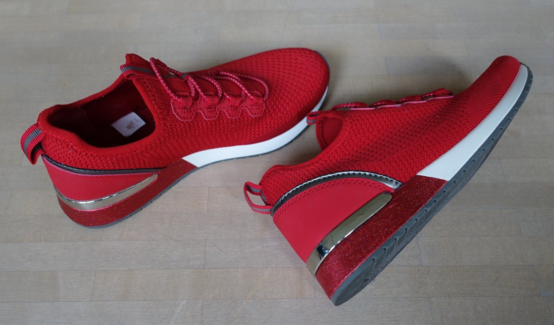 Scarpe da donna: Sneaker NEU – Nuovo (secondo la descrizione) da Zürich venduto da Makemake 2